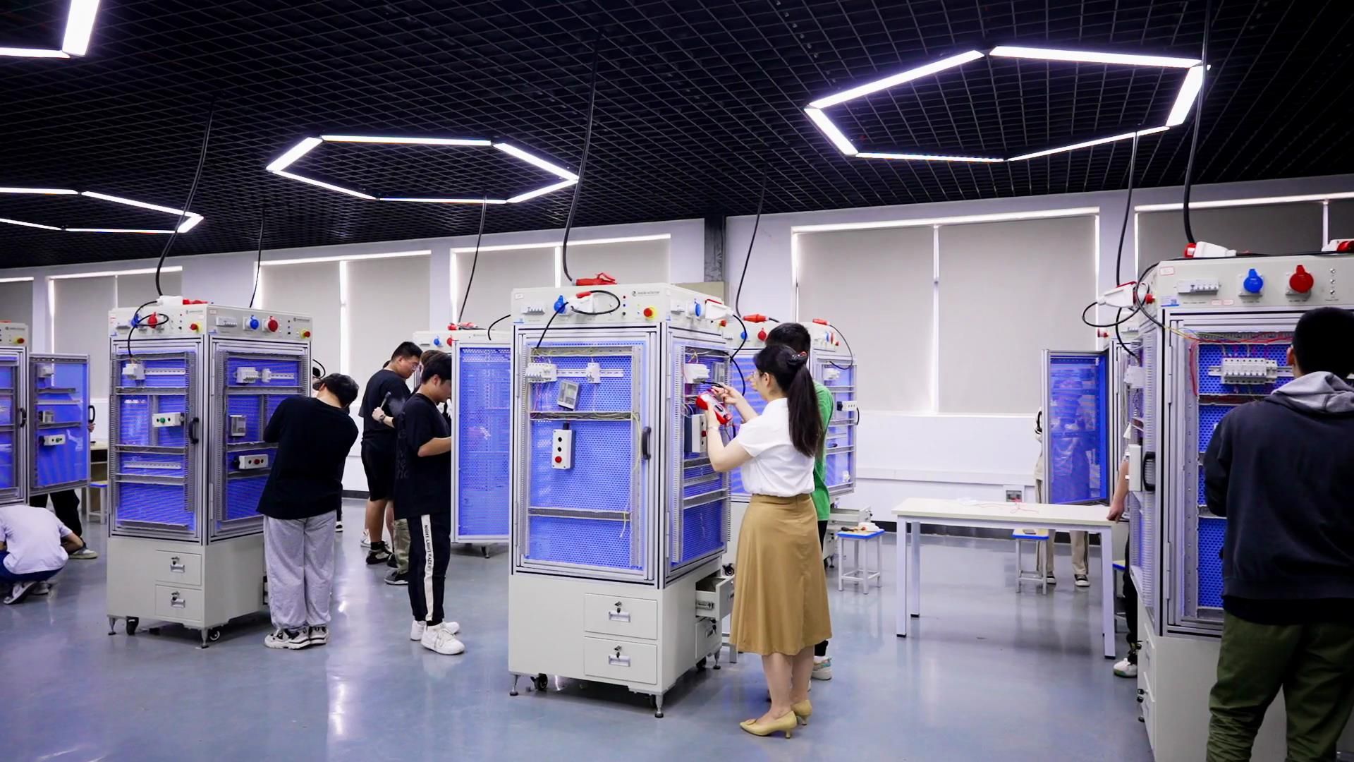 聚焦机电一体化，推动智能产线综合发展——湖北科技职业学院的教育实践与展望
